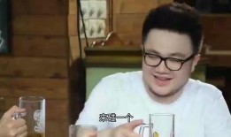 吃瓜路人什么梗,揭秘“吃瓜路人”网络热梗背后的故事