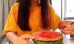 海外留学吃瓜,揭秘留学生活中的“吃瓜”瞬间