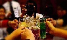 大人吃瓜喝酒的视频,吃瓜饮酒欢乐多