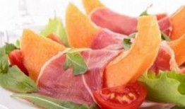 吃火腿和蜜瓜,夏日美食新搭配