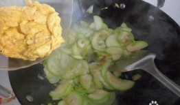 角瓜炒鸡蛋怎么吃,角瓜炒鸡蛋的独特吃法揭秘